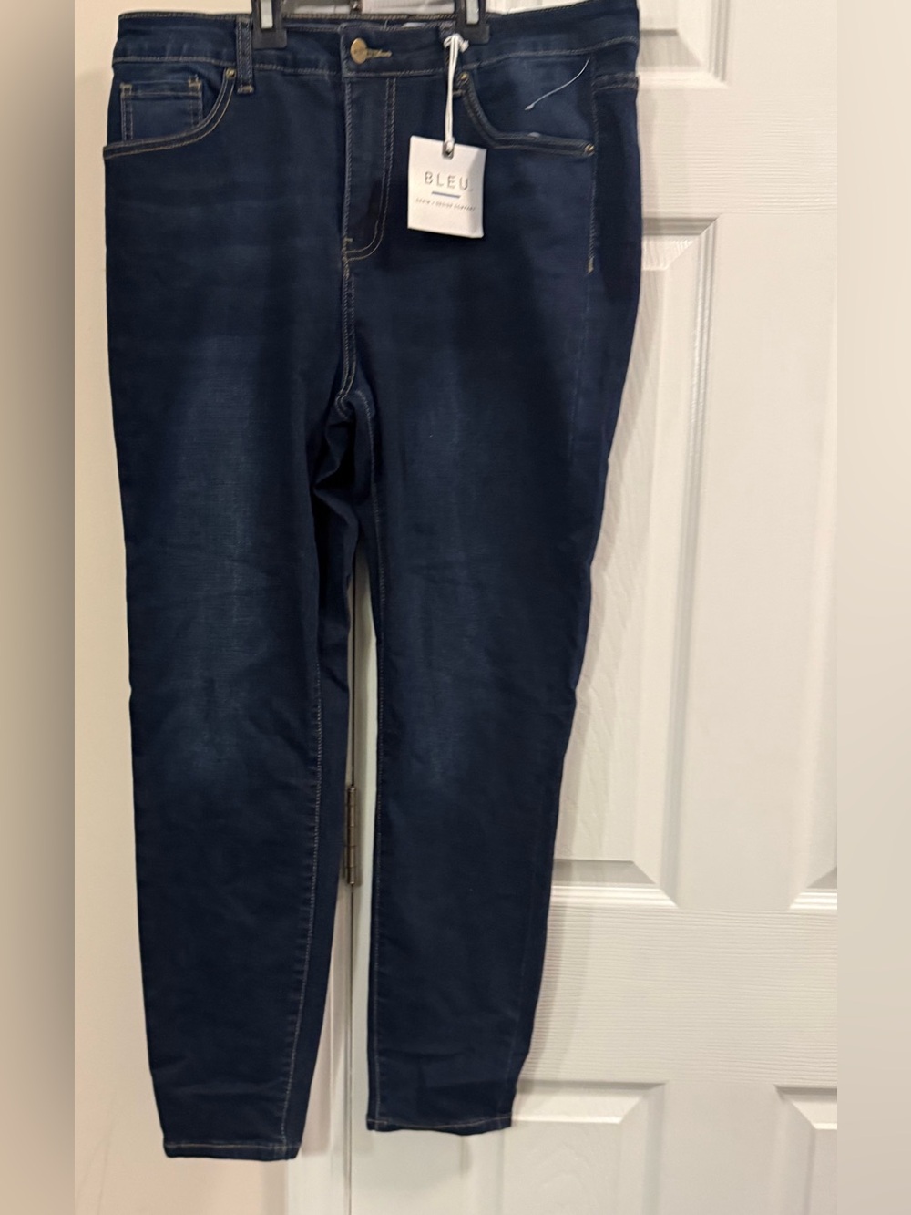 BLEU Dark Wash Skinny Jeans Size 14 NWT